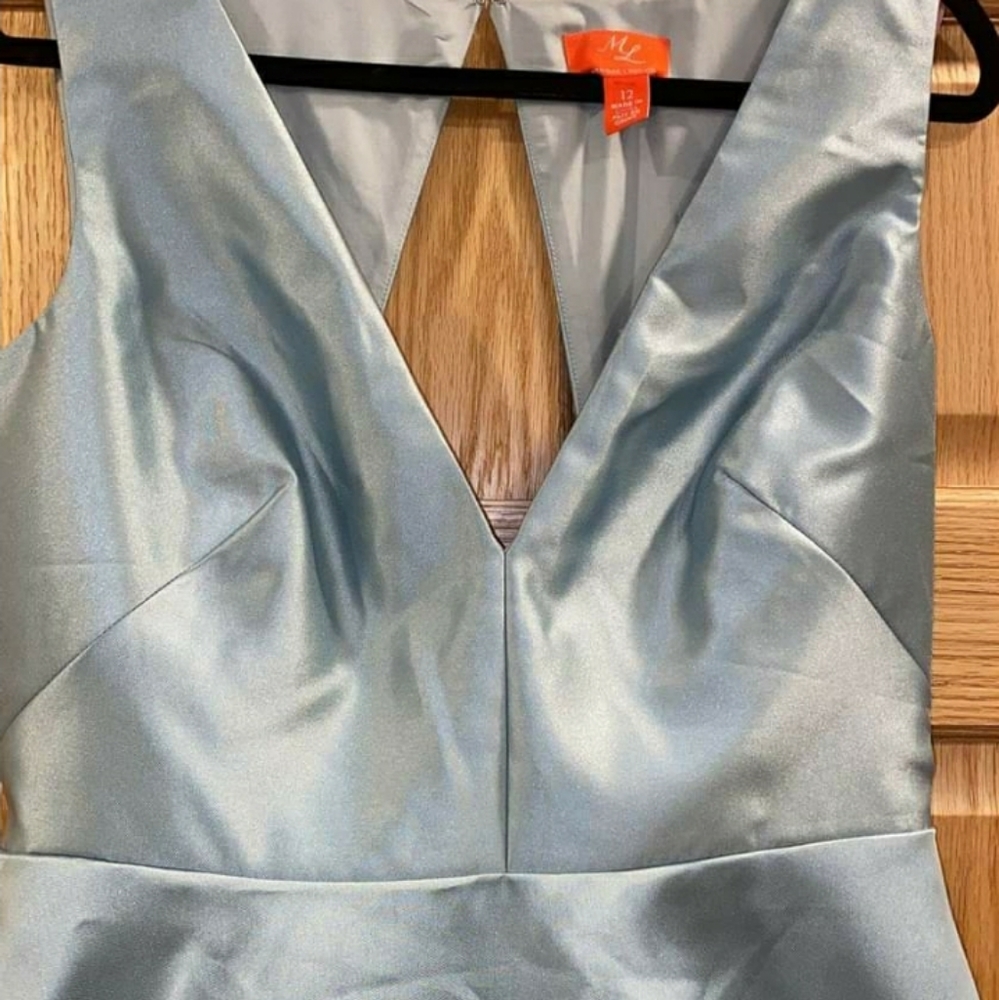ML Monique Lhuillier V-Neck A-Line Ball Gown - Picture 6 of 6